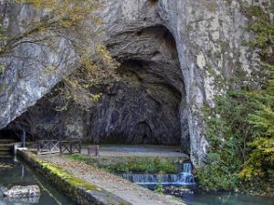 Petnička pećina, izvor:http://www.panoramio.com